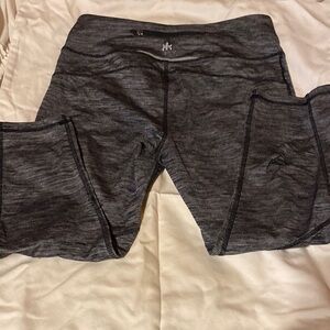 Kyodan Gray Leggings with Elastic Waistband and Stretchy Fabric and Back Pocket